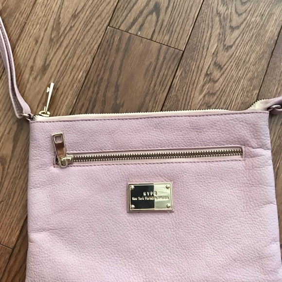 Great condition cross body leather purse - Picture 3 of 5